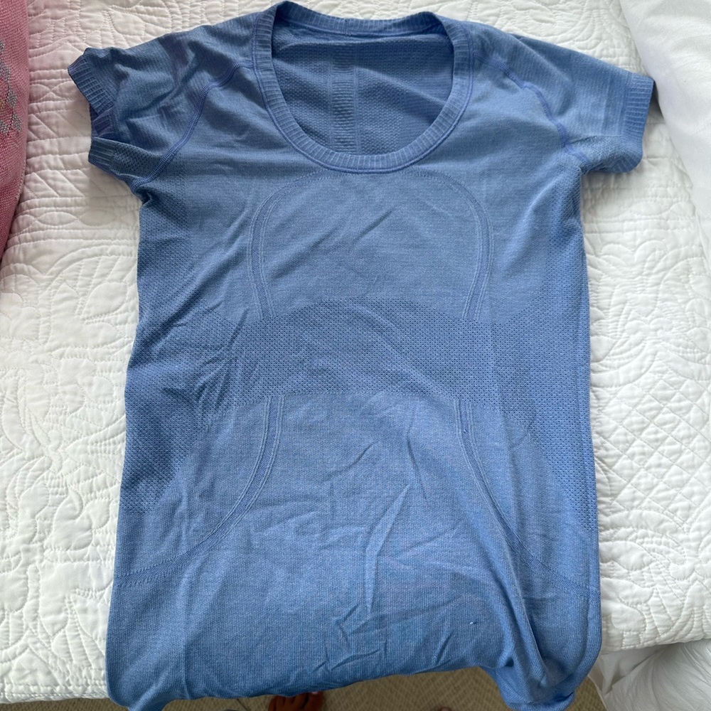 Lululemon short sleeve size 6